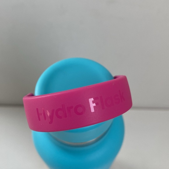 Limited Edition Teal & Pink 24 ounce Hydro Flask with Tan Boot - Picture 3 of 9